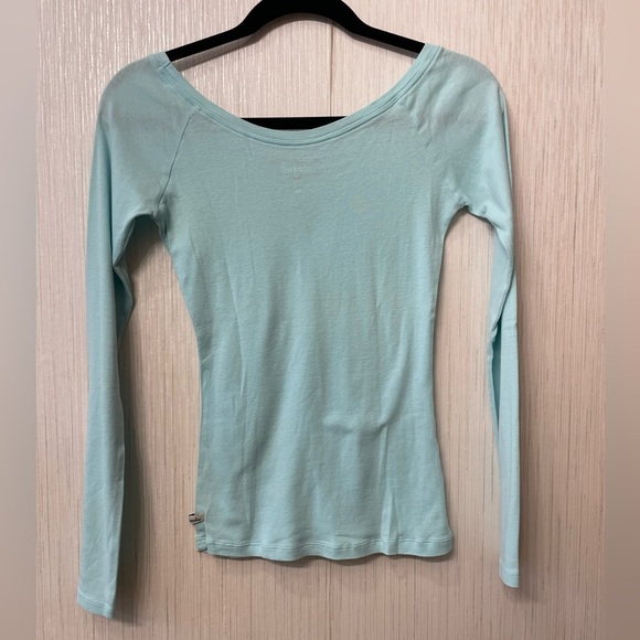 Y2K Abercrombie & Fitch Scoop Neck Light Blue Long Sleeve Top Soft Cotton Tee M - Picture 6 of 6